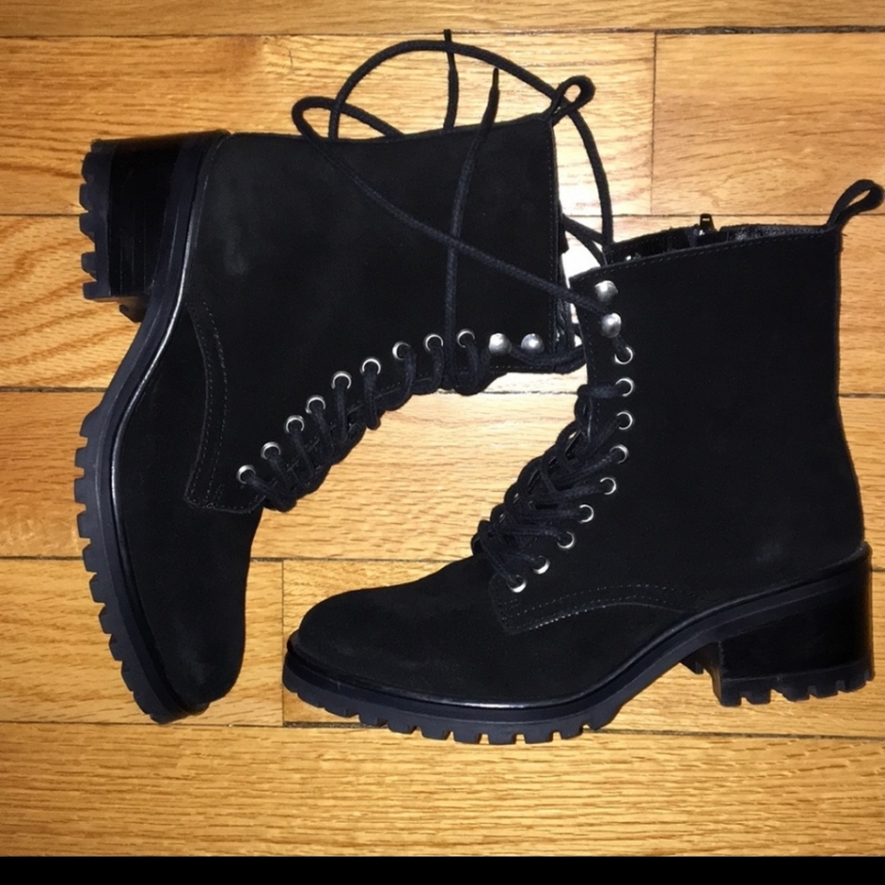 Steve Madden Black suede boots